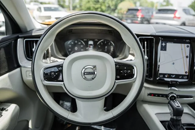 Used 2019 Denim Blue Volvo T5 Inscription image 29