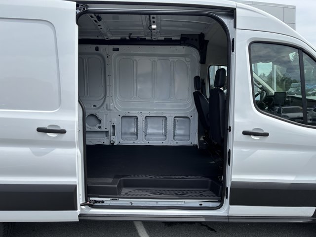 New 2026 Oxford White Ford Cargo Van image 28