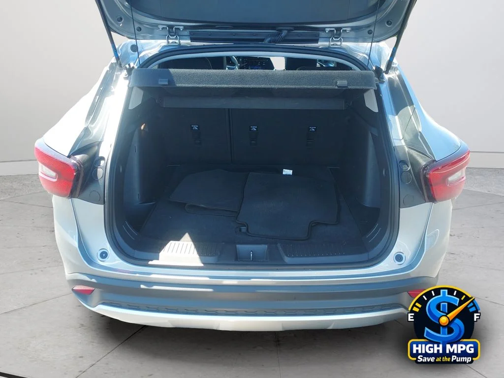 Used 2025 Gray Chevrolet LT image 21