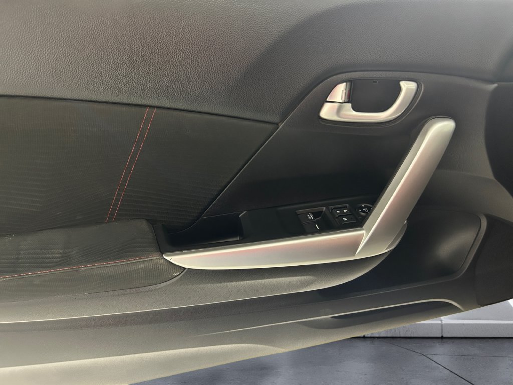 Used 2015  Honda Si image 11
