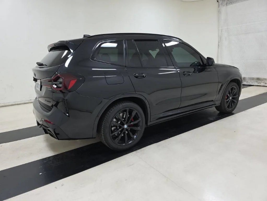 Used 2023 Black Sapphire Metallic BMW xDrive30i image 4