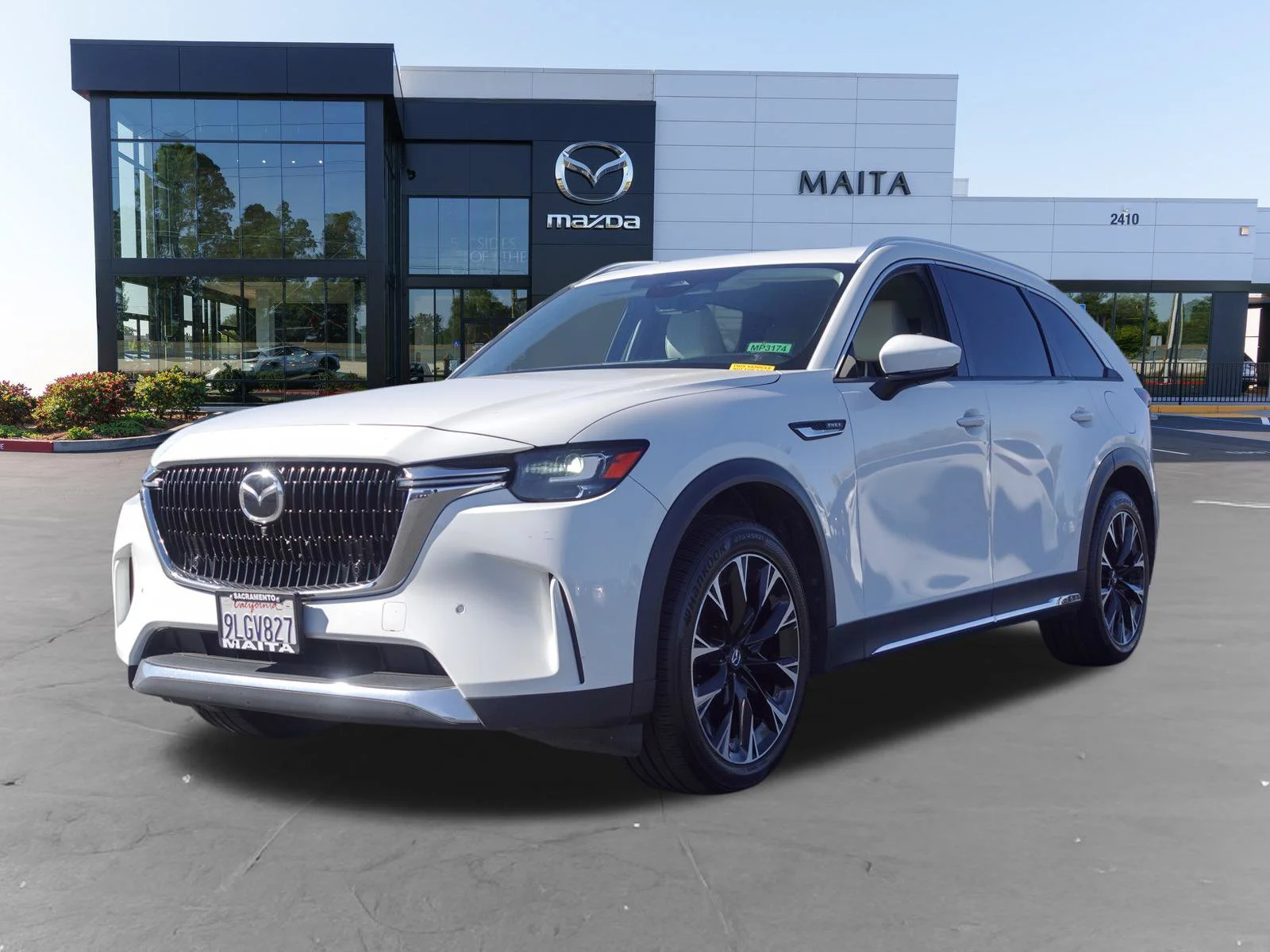 Certified Used 2024 White Mazda Premium Plus image 9