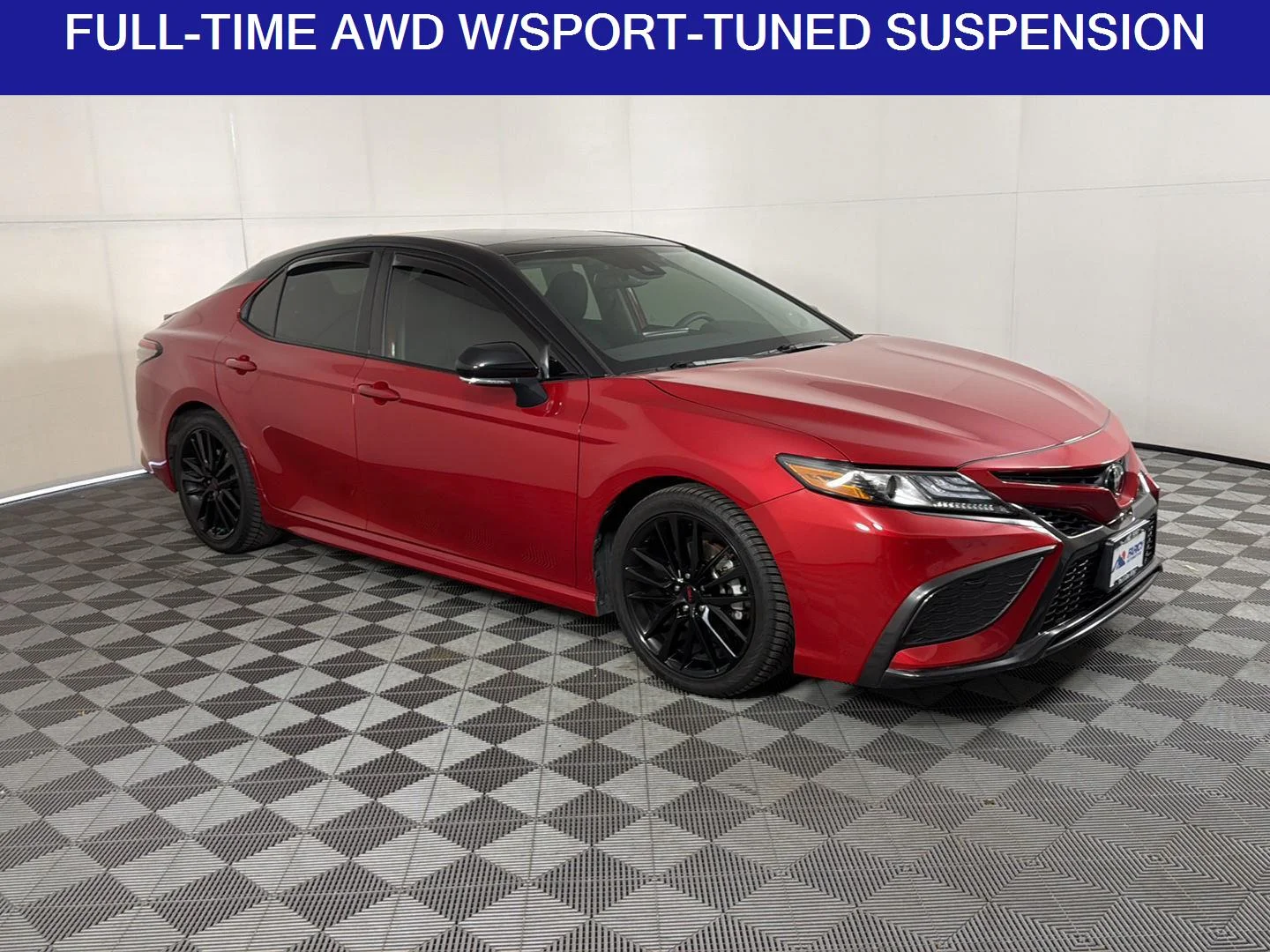 Used 2022 Supersonic Red w/Midnight Black Metallic Roof Toyota XSE image 2