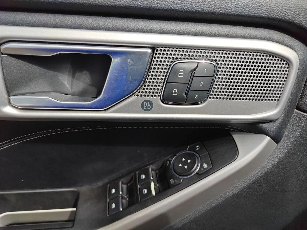 Used 2022 Black Ford Limited image 16