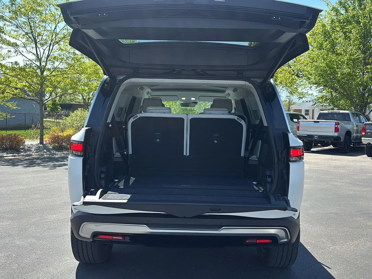 Used 2024 Glacier White Rivian Adventure image 18