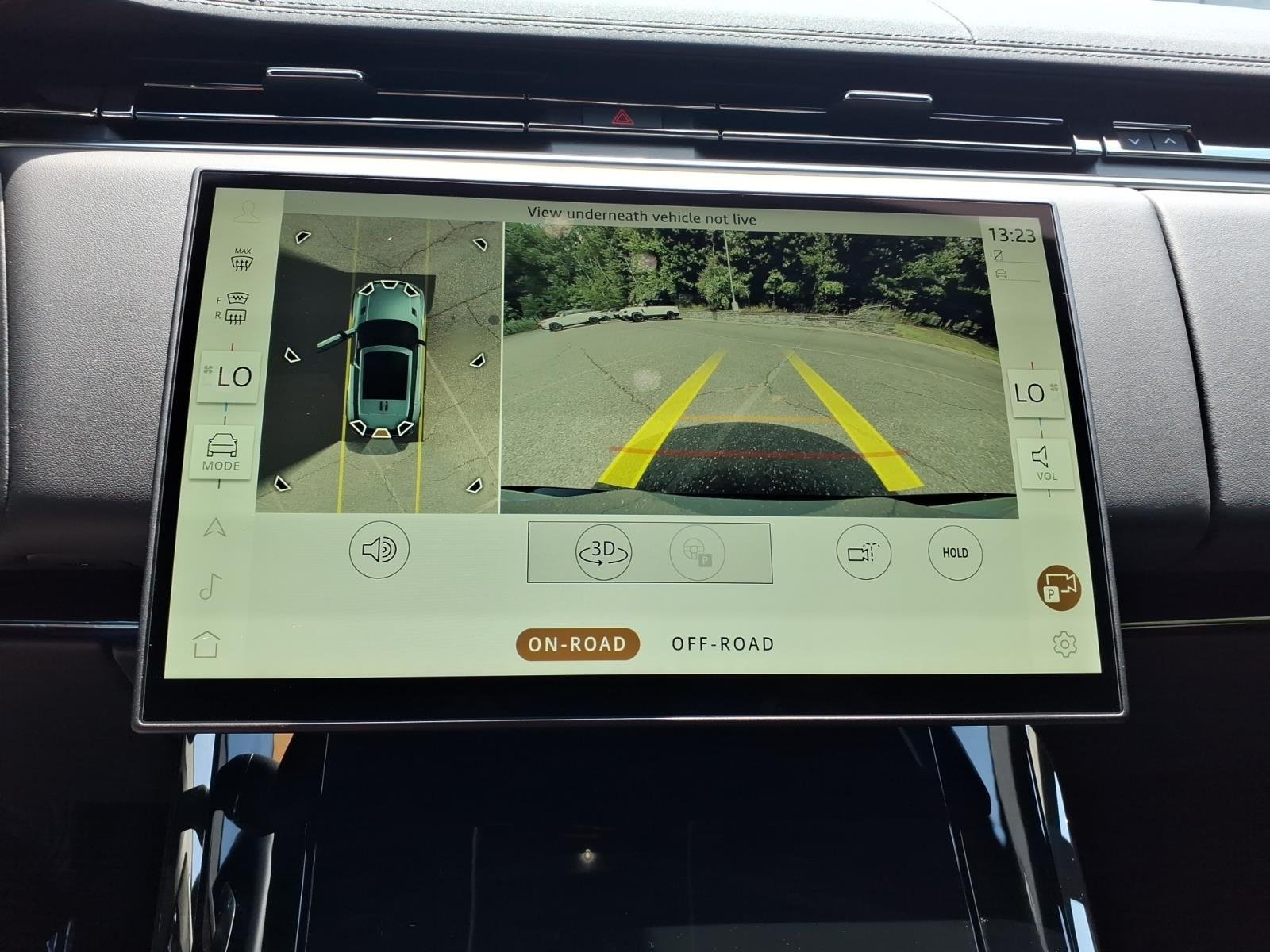 New 2026 Fuji White LAND ROVER Dynamic SE image 14