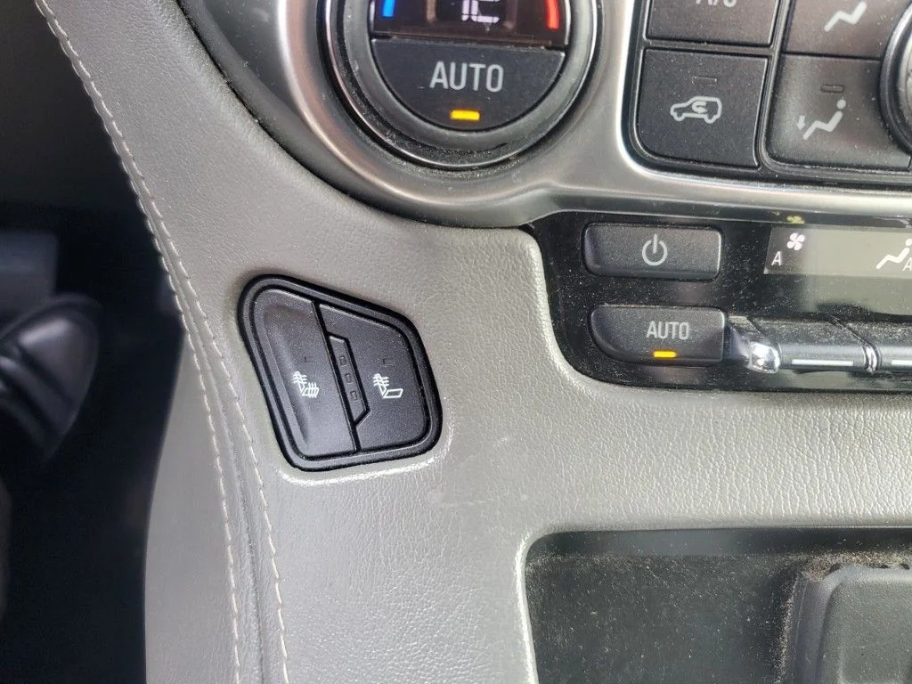 Used 2019 White Chevrolet LT image 19