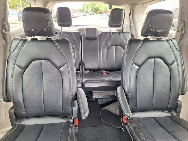 Used 2024 Bright White Clearcoat Chrysler Touring L image 31
