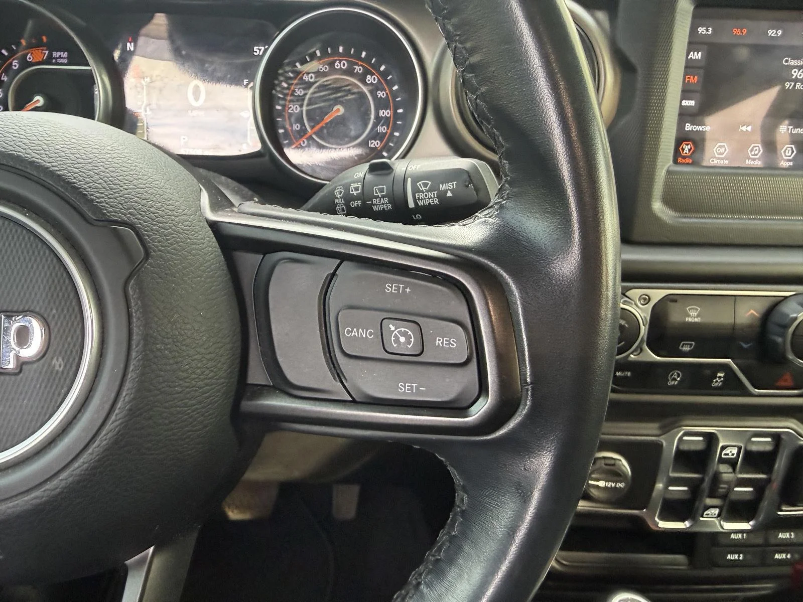 Used 2020 Sting-Gray Clearcoat Jeep Sport S image 15