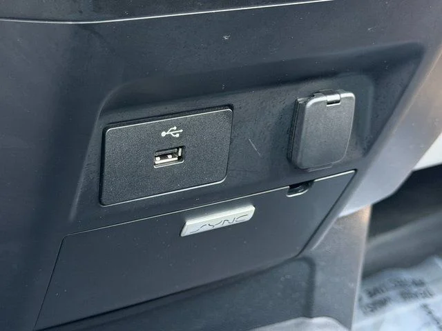 Used 2016 White Ford XL image 23