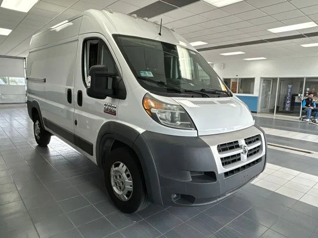 Used 2015 Bright White Clearcoat Ram Base image 1