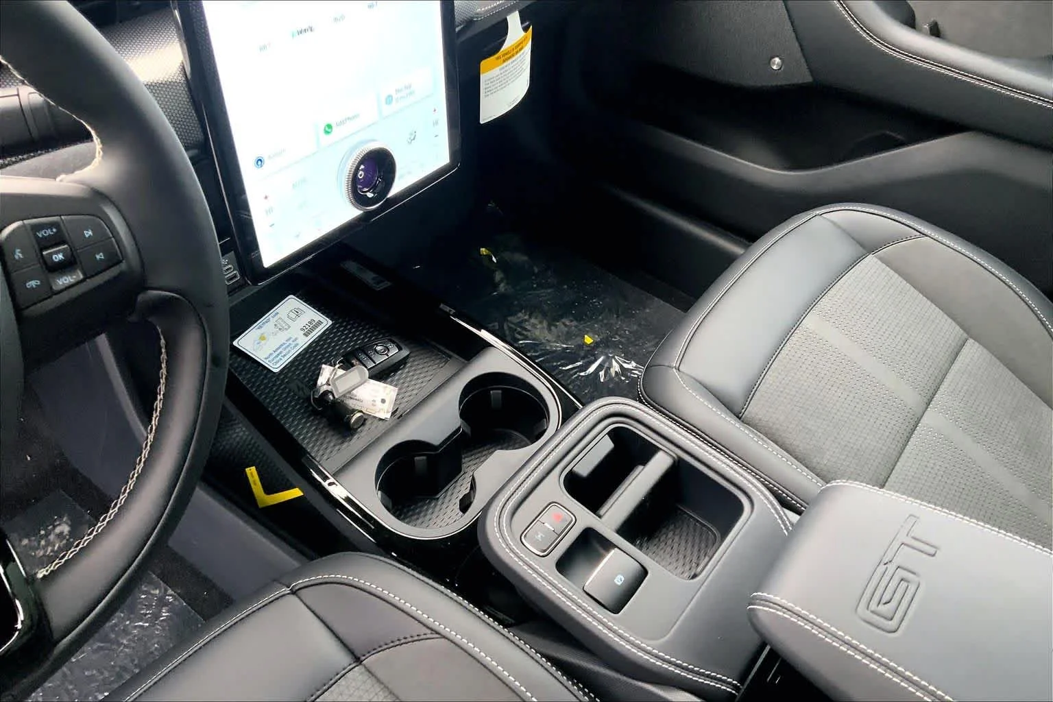 2026 Ford Mustang Mach-E GT - Photo 10