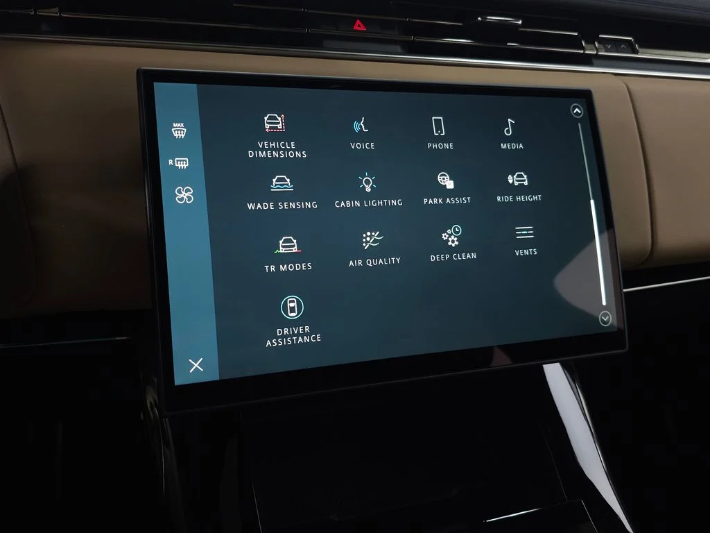 New 2026 Borasco Grey Land Rover Dynamic SE image 28