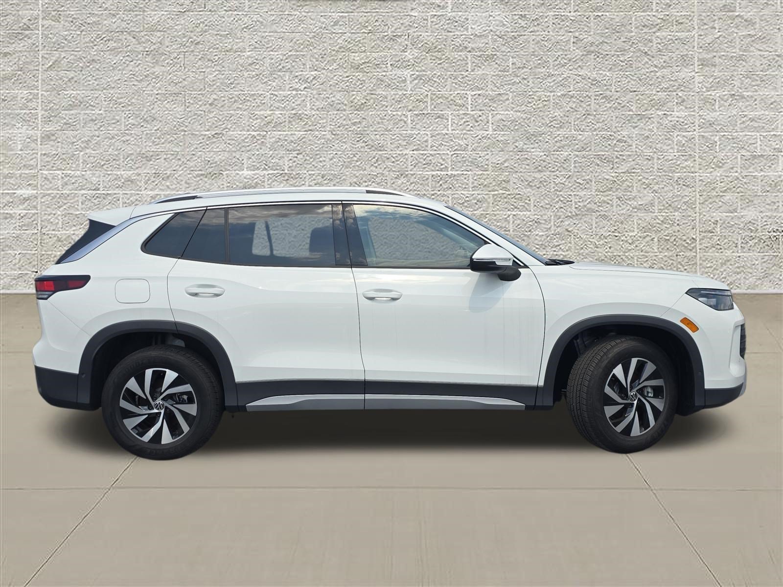 2026 Volkswagen Tiguan S - Photo 8