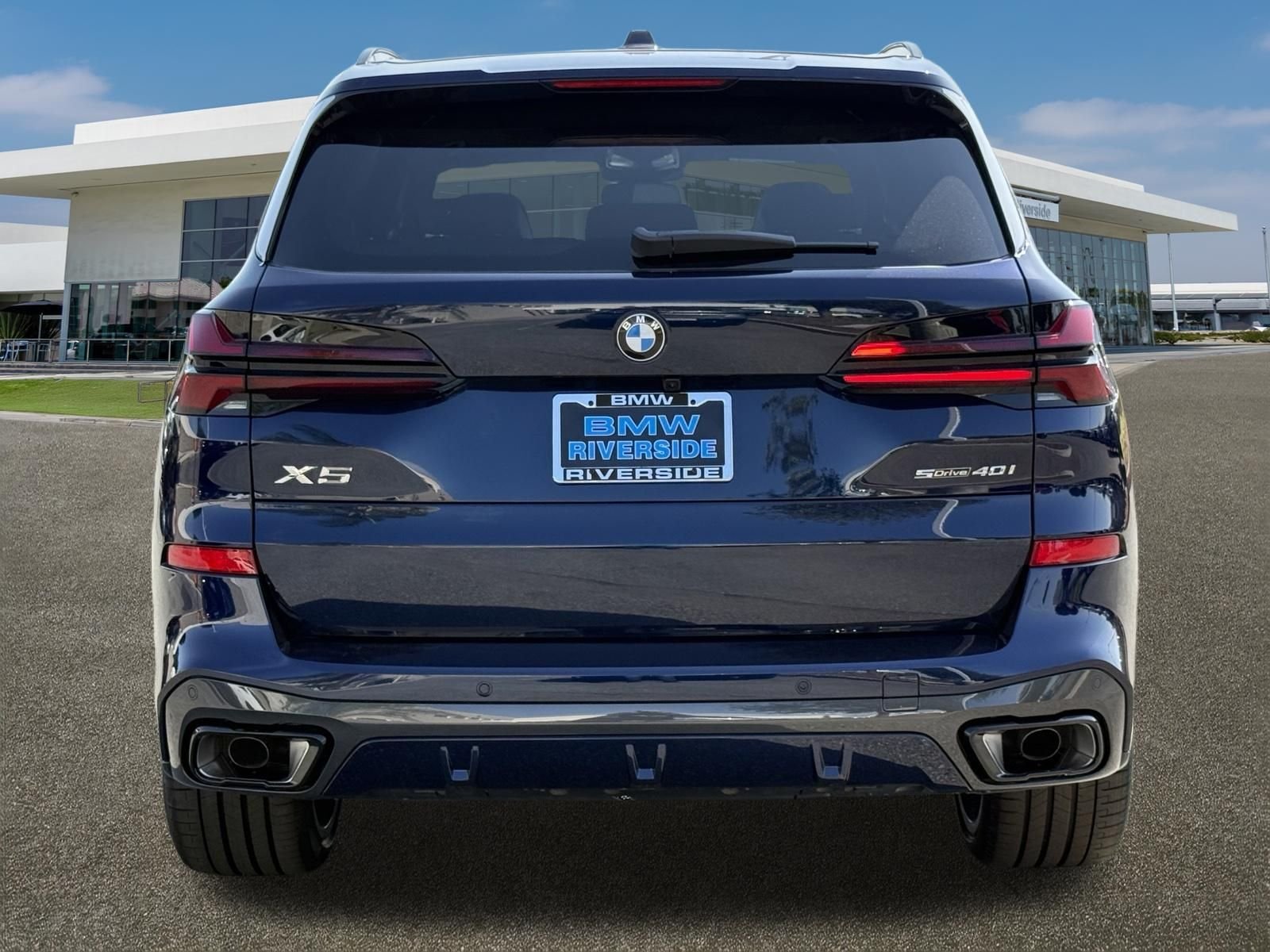 New 2026 Tanzanite Blue II Metallic BMW sDrive40i image 9