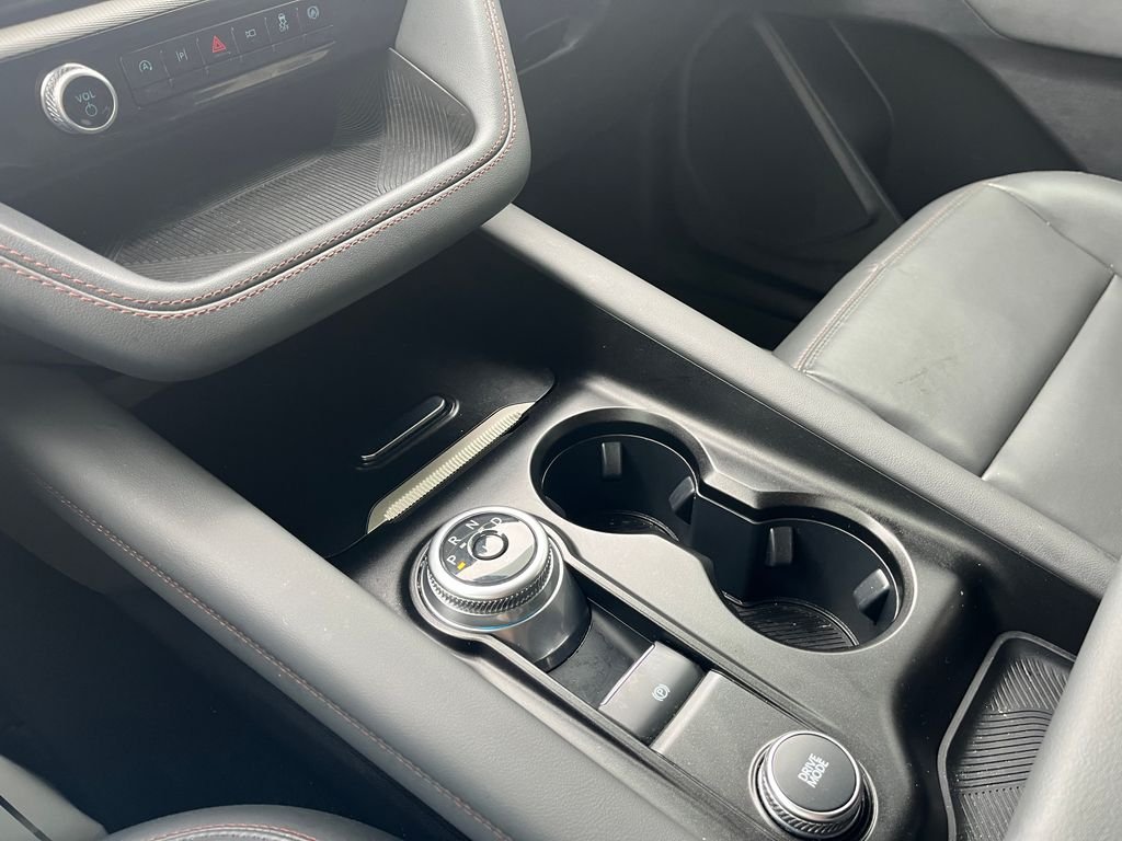 Used 2025 White Metallic Ford Active image 20