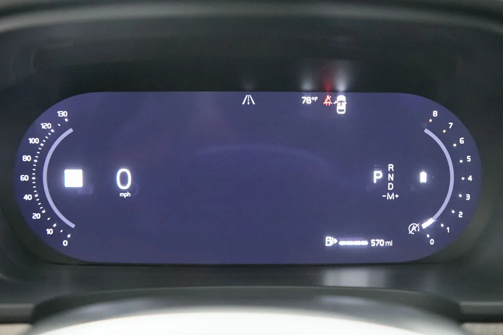 Certified Used 2025 Crystal White Volvo Plus image 15