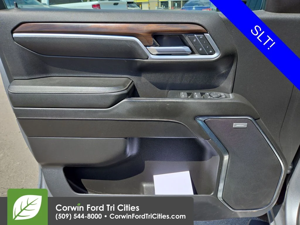 Used 2023  GMC SLT image 15