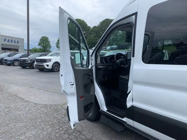 New 2026 White Ford Passenger Van XLT image 21