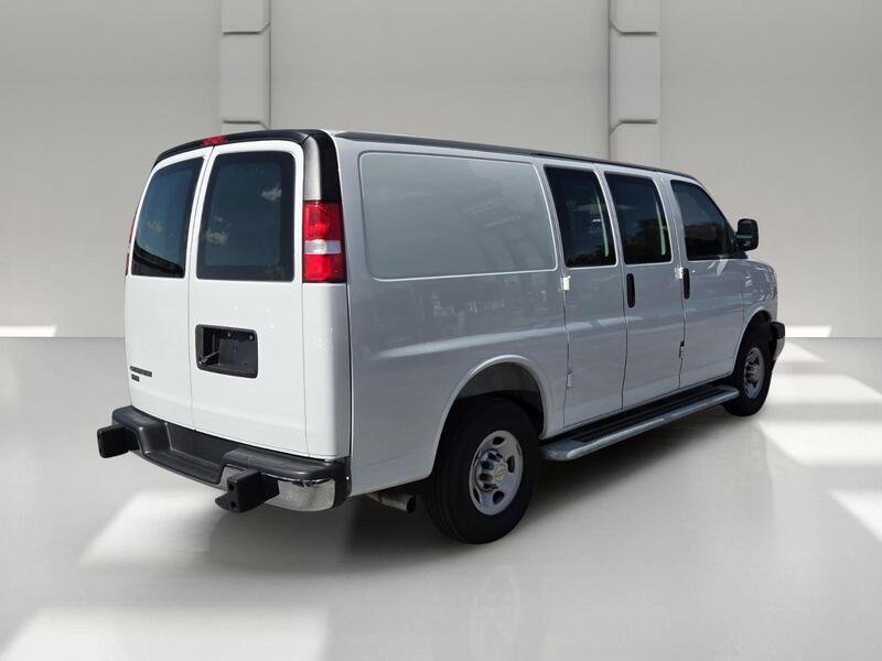 Used 2025 Summit White CHEVROLET RWD 2500 135" image 5