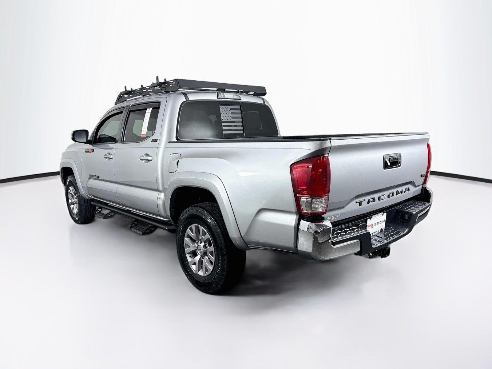 Used 2019 Cement Toyota SR5 image 11