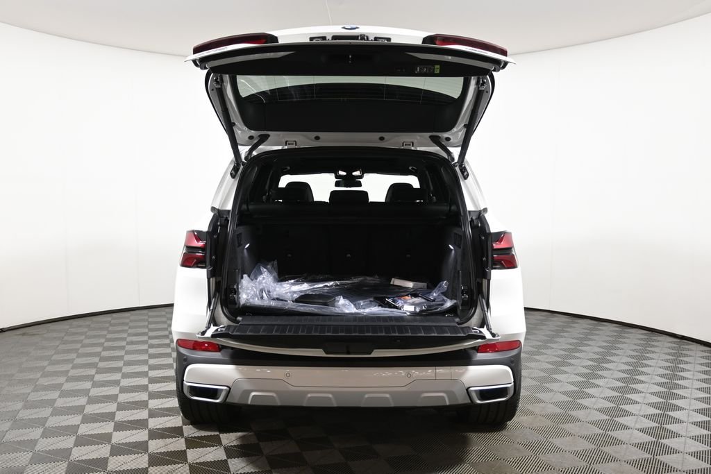 New 2026 Alpine White BMW xDrive40i image 36