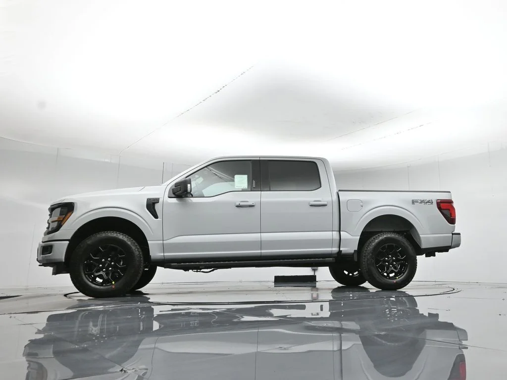 New 2026 Avalanche Ford XLT image 4
