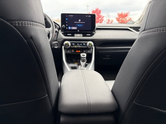 Used 2025  Toyota XLE Premium image 16