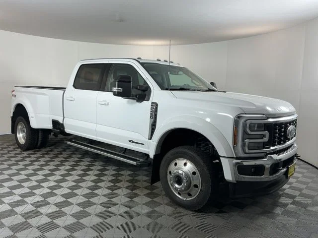 Certified Used 2025 White Ford Lariat image 3