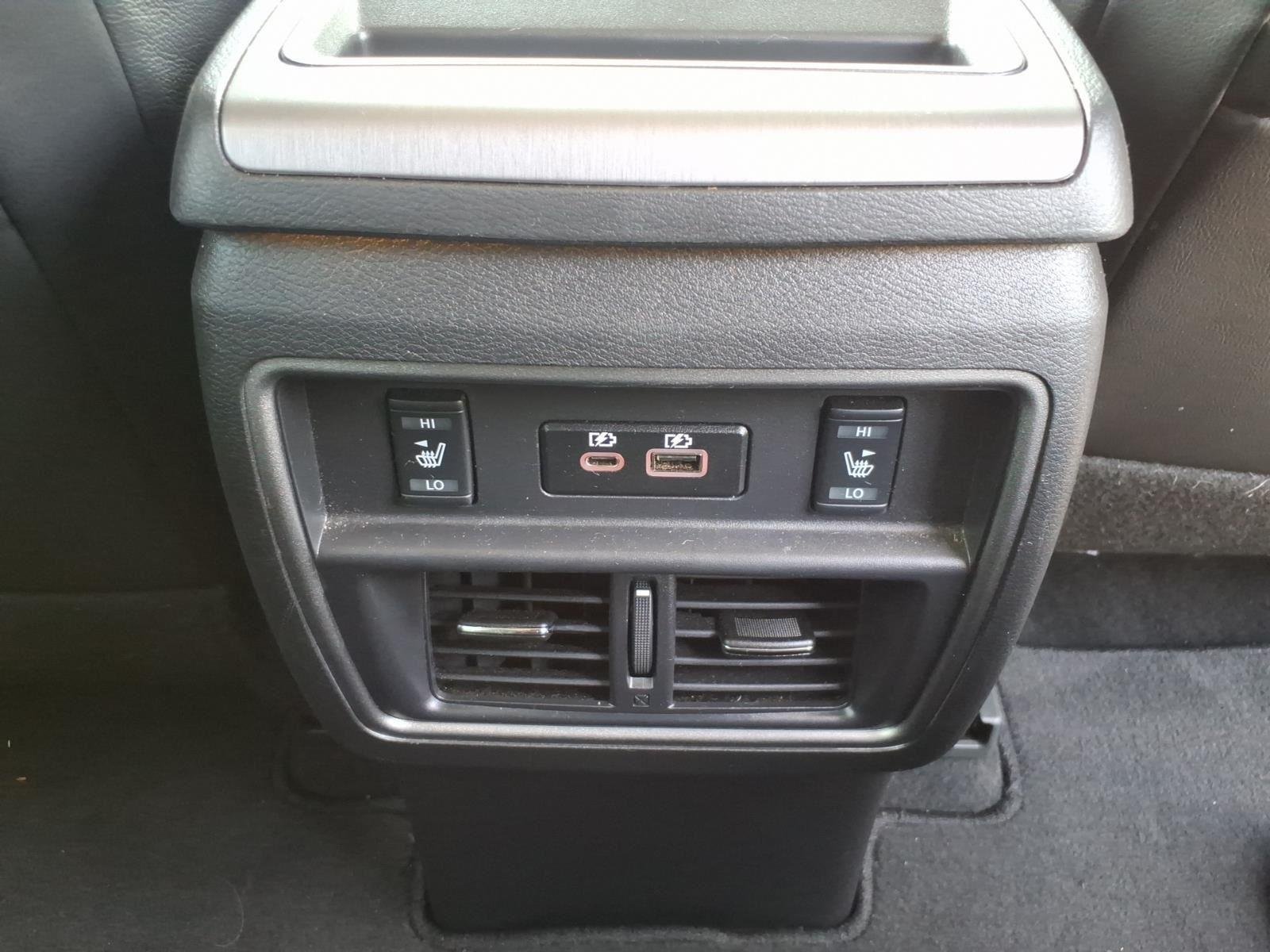 Used 2023 Pearl White Tricoat Nissan SL image 22