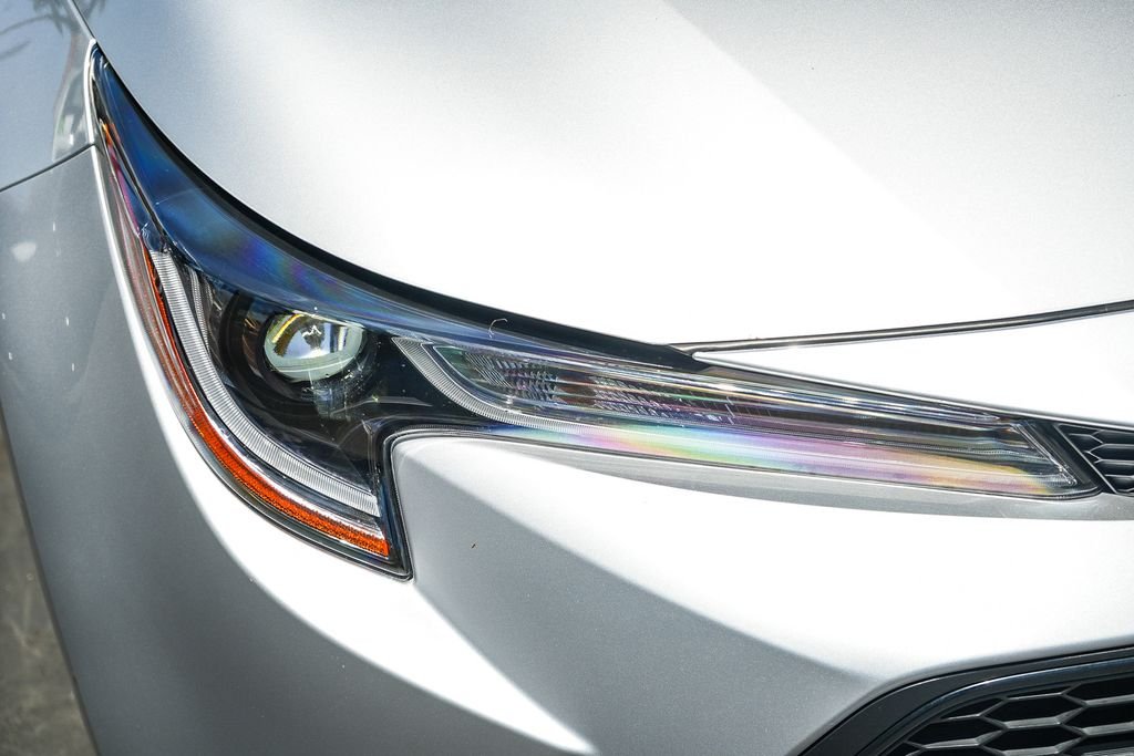 Used 2022 Silver Toyota LE image 8