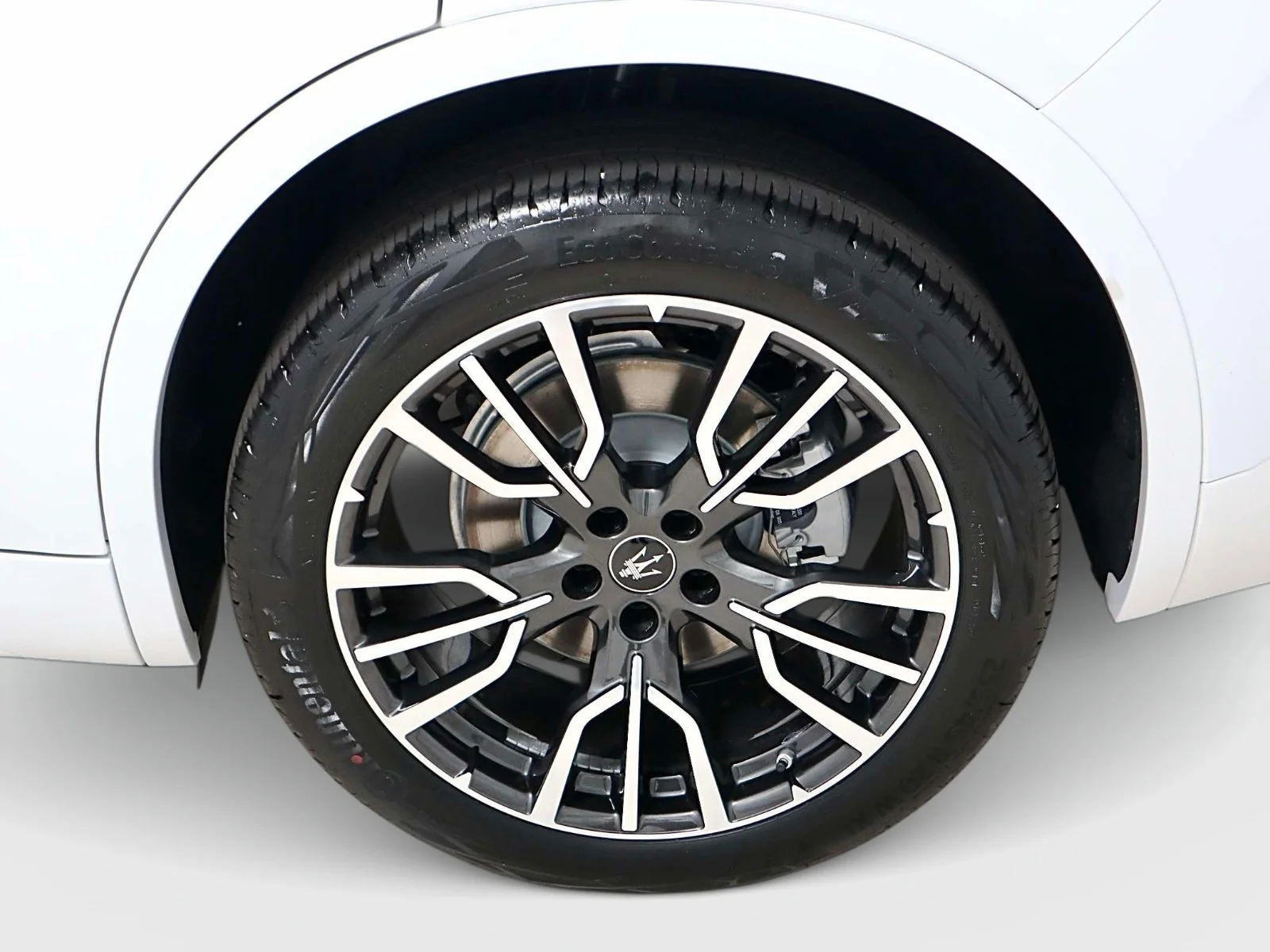 New 2027 Bianco Maserati  image 9