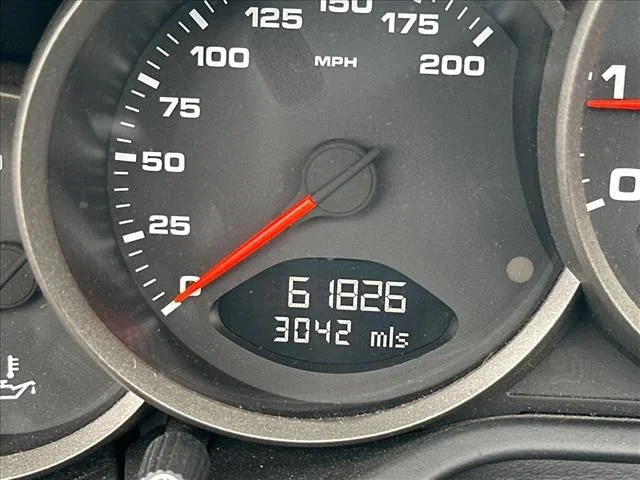 Used 2006  Porsche Carrera image 23