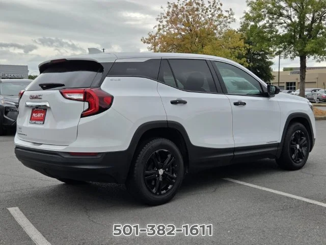 Used 2024 White GMC SLE image 5