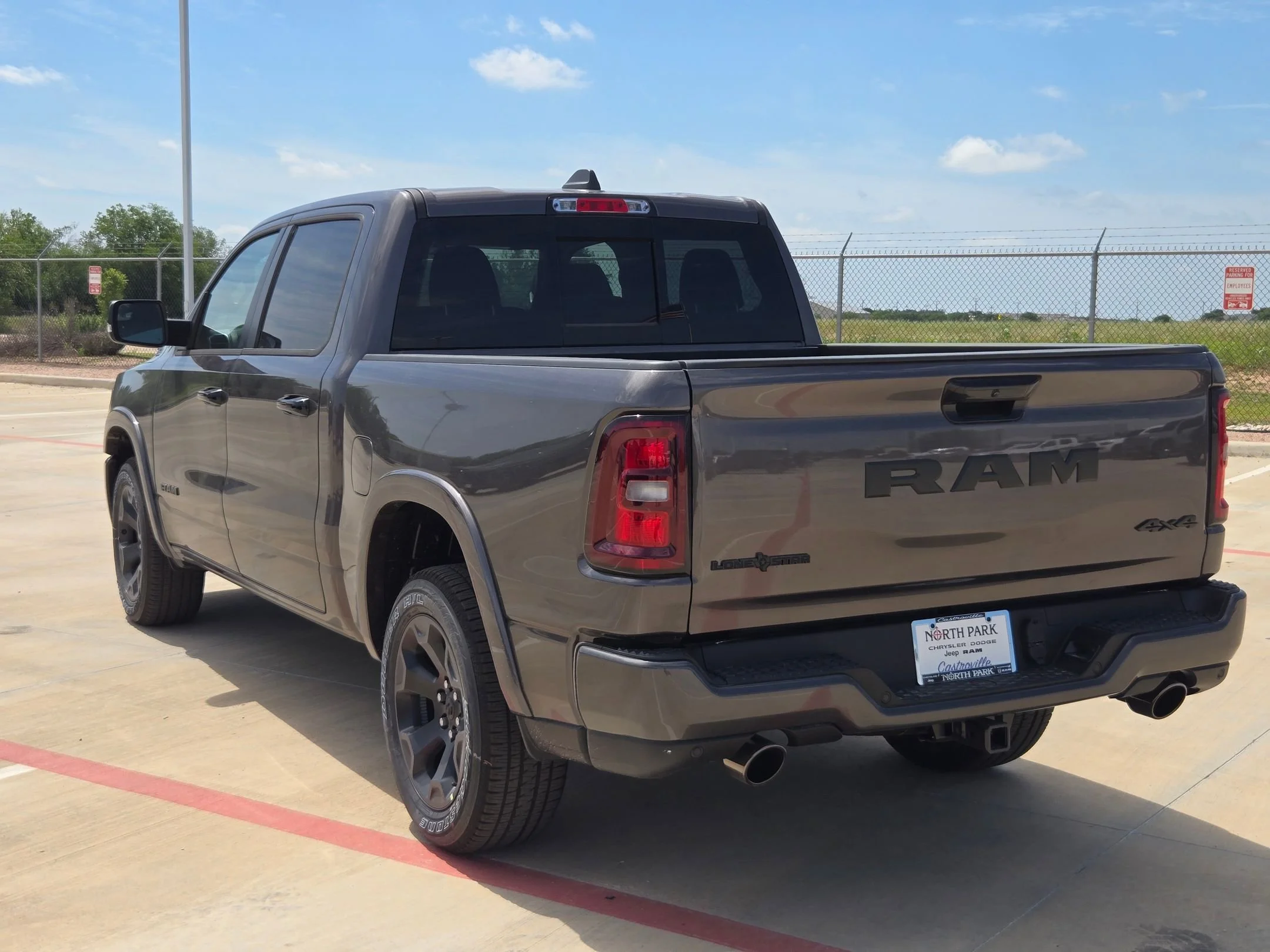 New 2026 Granite Crystal Metallic Clear-Coat Exterior Paint RAM Big Horn/Lone Star image 5