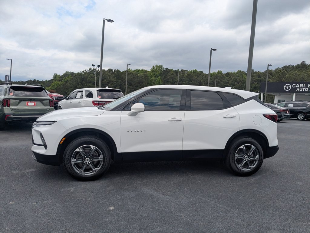 Used 2025 Summit White Chevrolet LT image 8