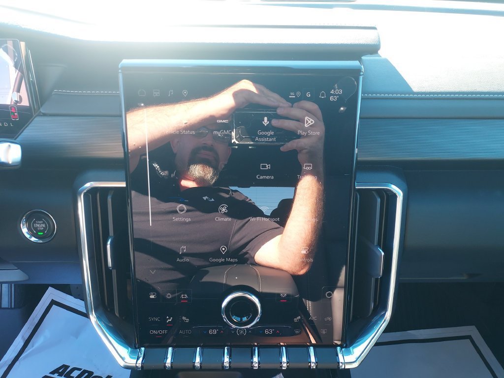 New 2027 Summit White GMC Elevation image 21
