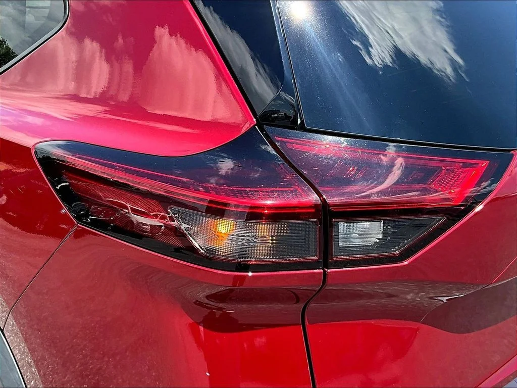 Used 2021 Red Nissan SV image 23