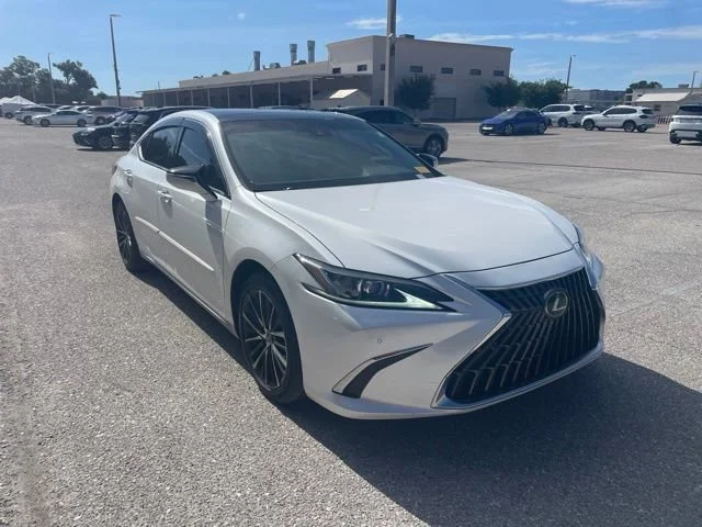 2024 Lexus ES 350 350's photo