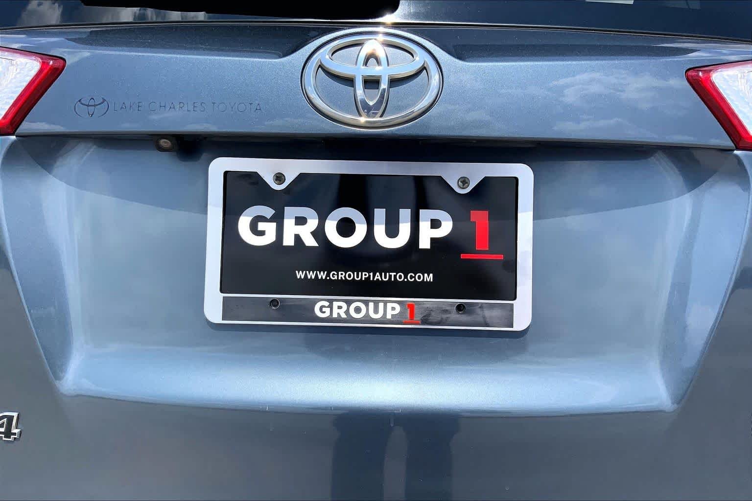 Used 2014 Shoreline Blue Metallic Toyota XLE image 10