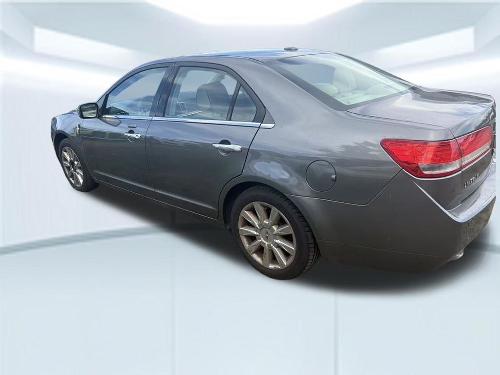 Used 2012 Gray Lincoln Base image 4