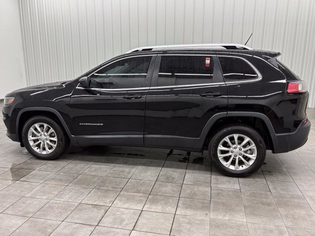 Used 2019 Black Jeep Latitude image 6