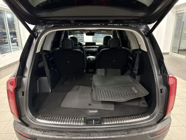Used 2020 Ebony Black Kia SX image 11