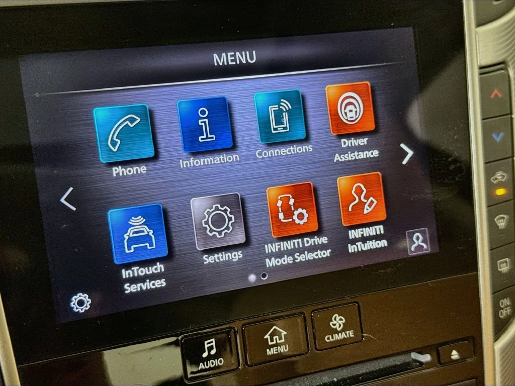 Certified Used 2023 Gray INFINITI LUXE image 17