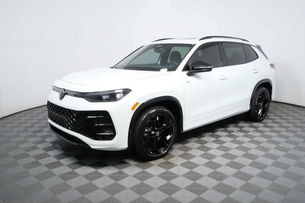 New 2026 Opal White Pearl Volkswagen SE R-Line Black image 24