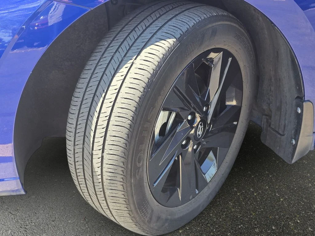 Used 2022 Blue Hyundai SEL image 33