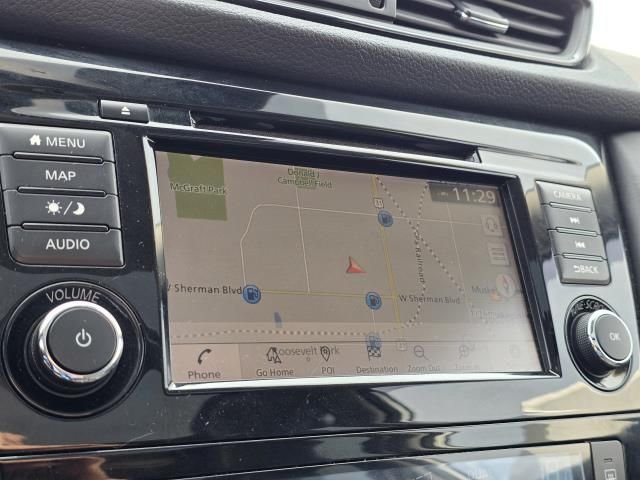Used 2019  Nissan SL image 29