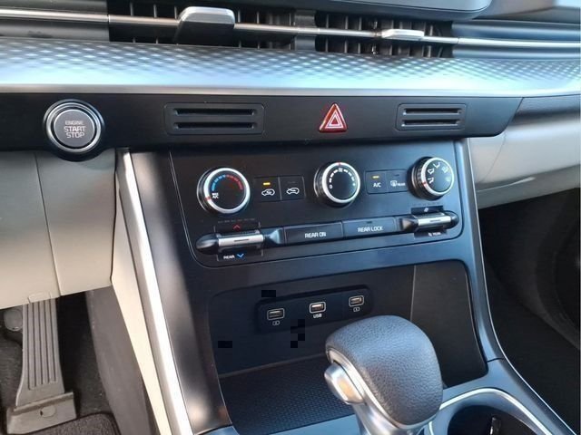 Used 2024 White Kia LX image 27