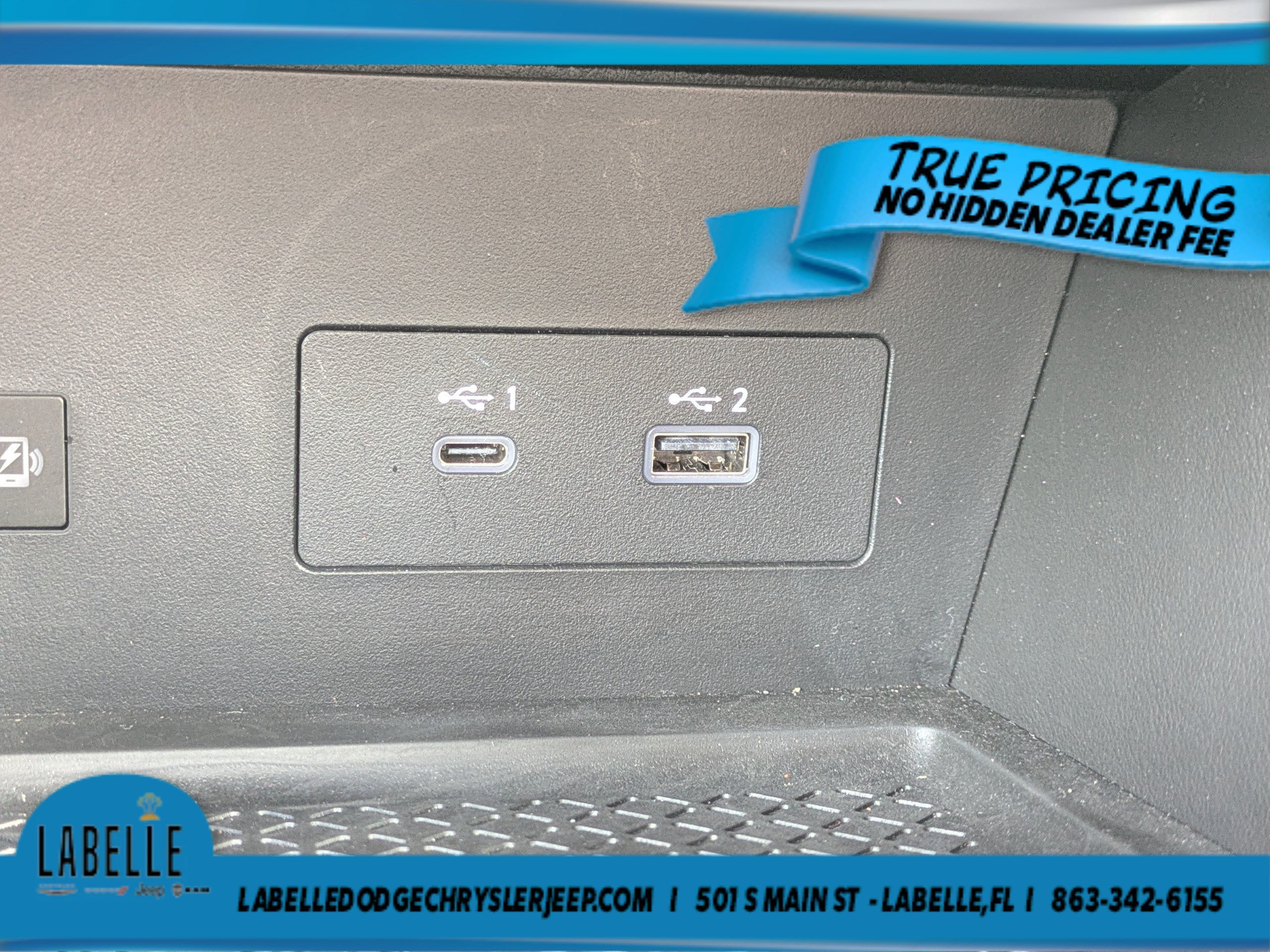 Used 2023 Pearl White Tricoat Nissan Platinum image 29