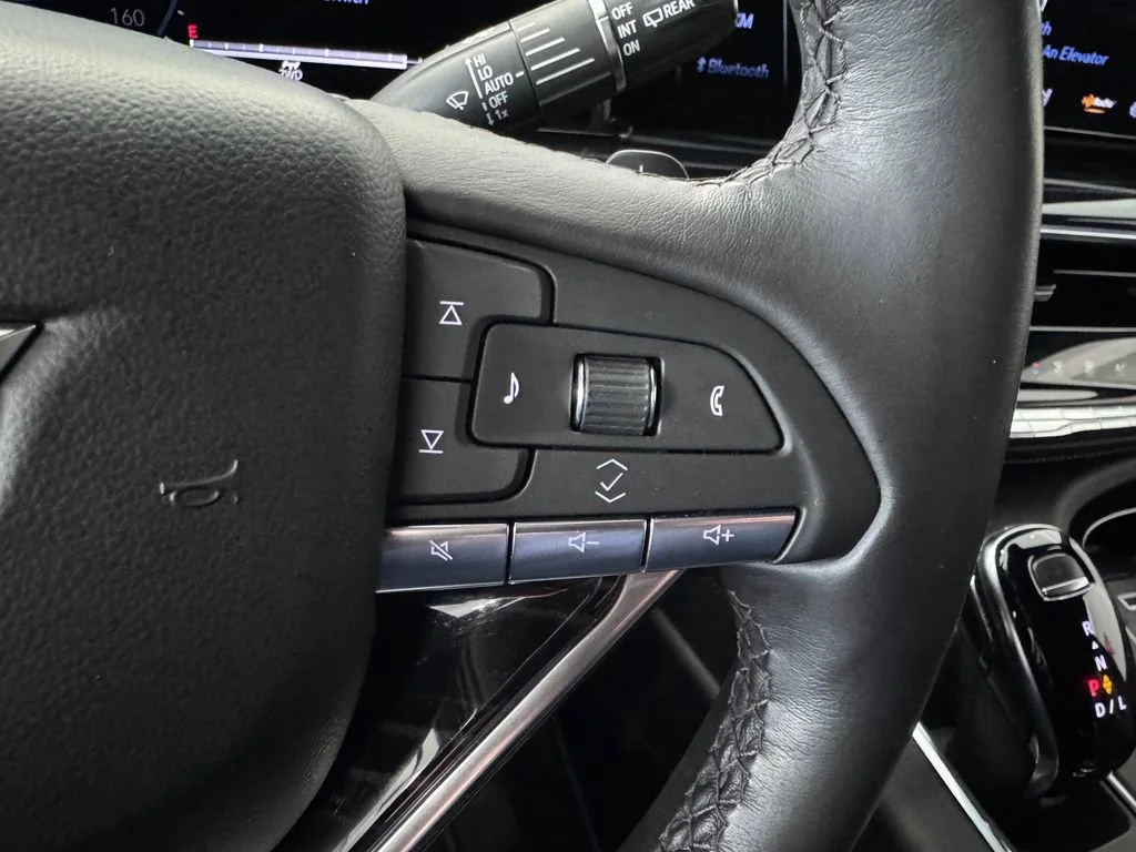 Used 2024 Crystal White Tricoat Cadillac Sport image 19